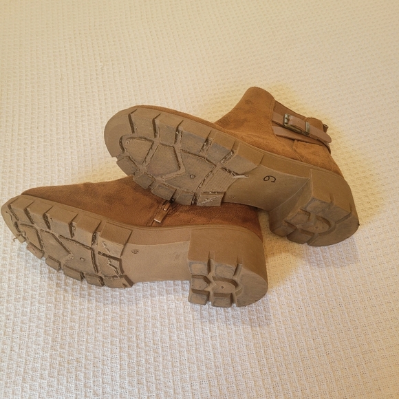 Wanted Brown Heeled Boots with Buckle - Picture 5 of 9